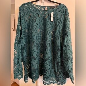 Lane Bryant emerald green lace overlay top. Size 26/28 NWT